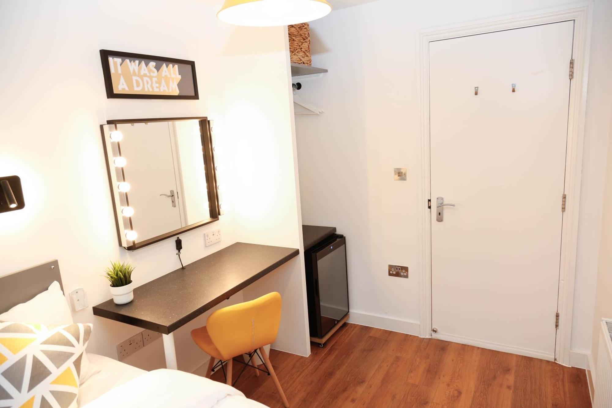 New Luxury Rooms In The Heart Of London Next To Shops, Cafes, Bars & Metro With Shared Bathrooms 外观 照片